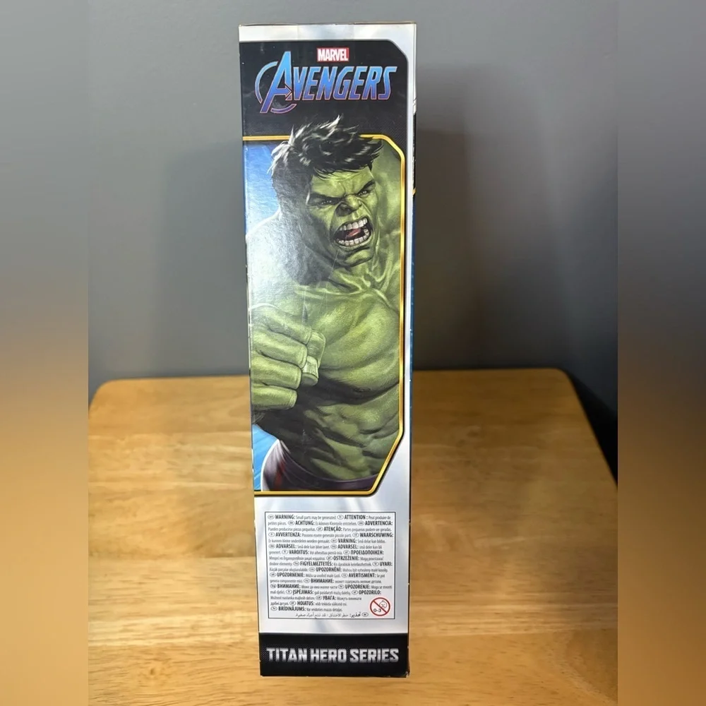 Marvel Avengers Titan Hero Series Deluxe Hulk Action Figure, 12-Inch NEW - Picture 2 of 3